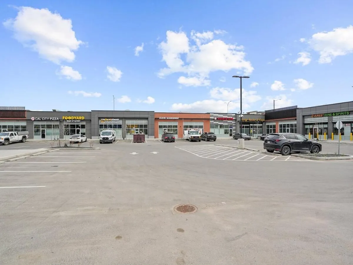 2-Bedroom Suite Near Yyc Airport カルガリー