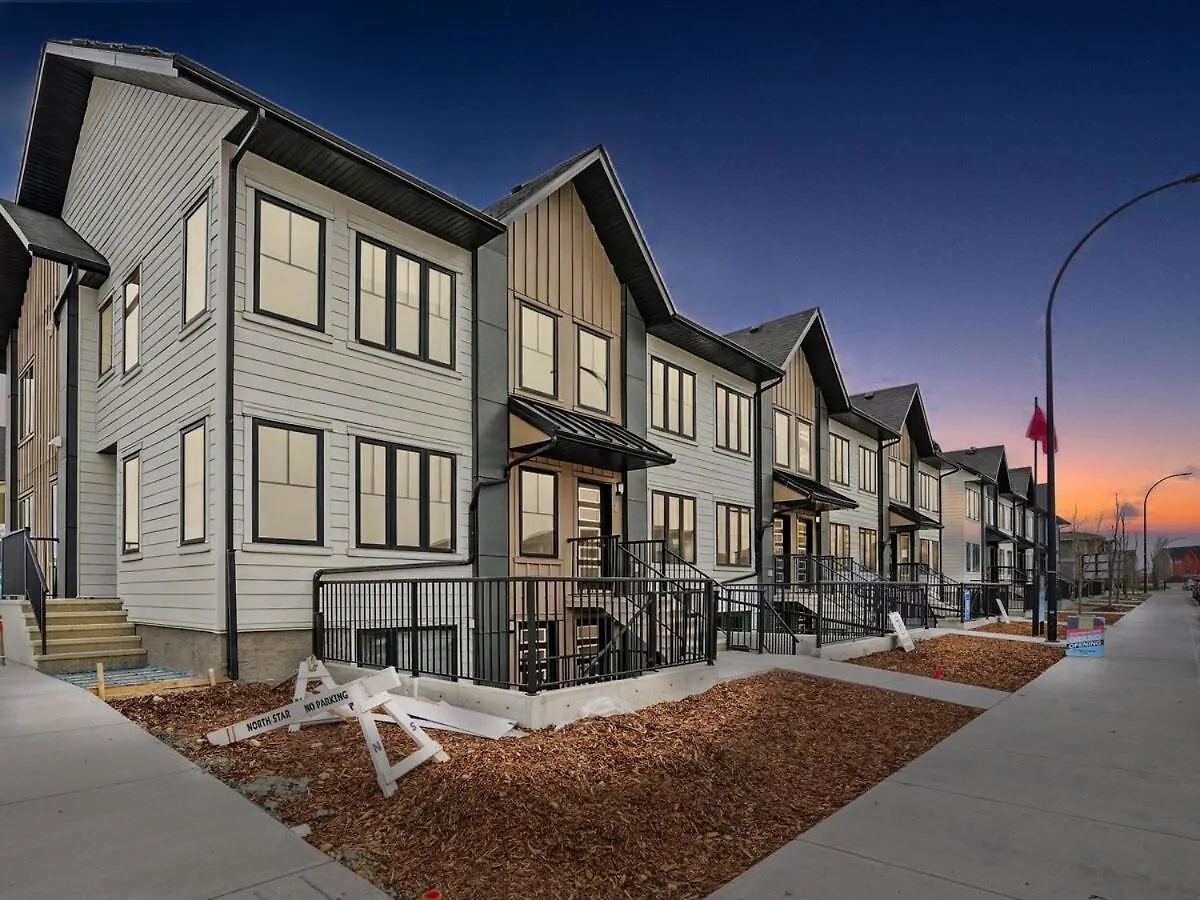 2-Bedroom Suite Near Yyc Airport 0*, Calgary