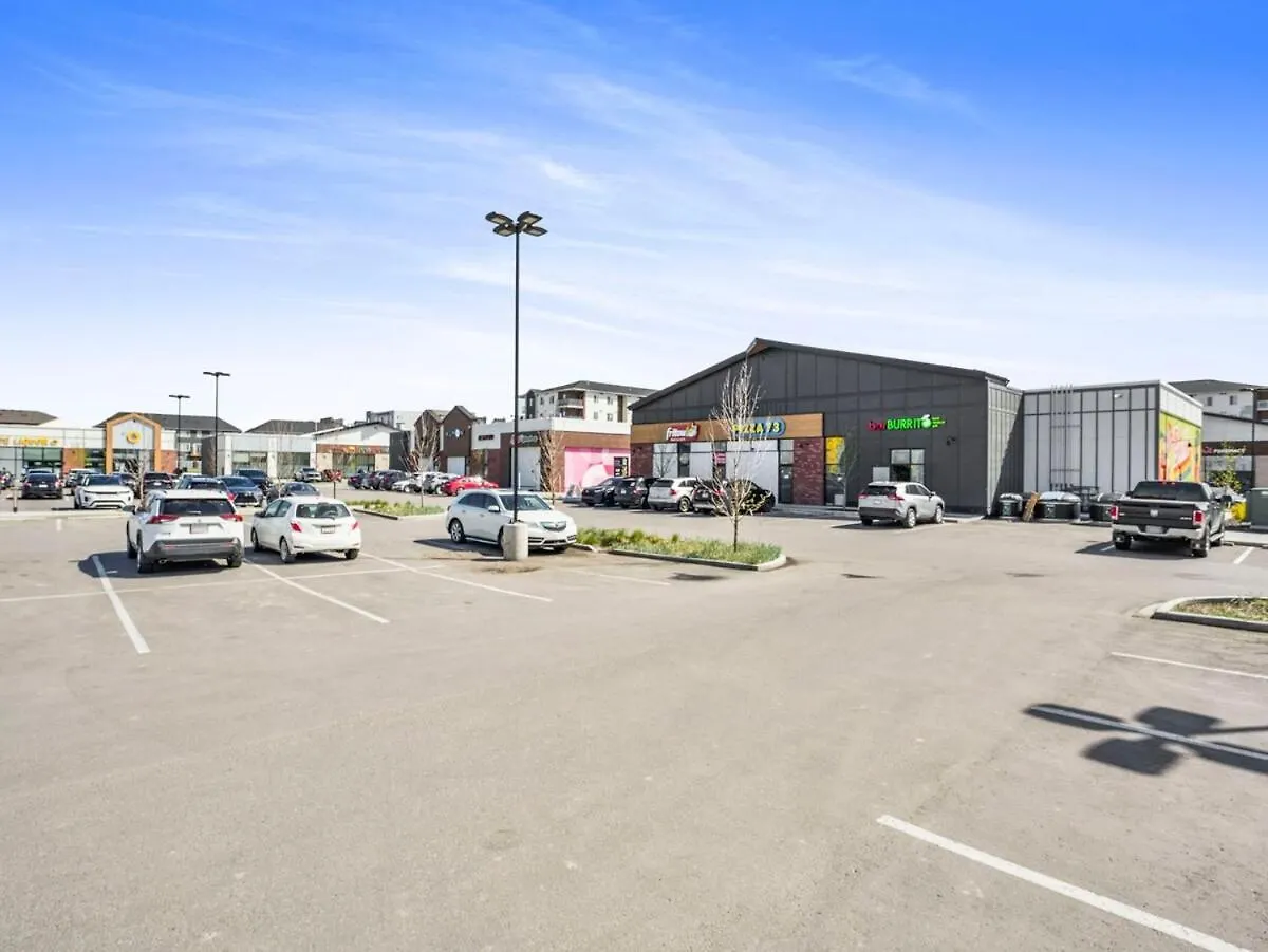 2-Bedroom Suite Near Yyc Airport 0*, カルガリー カナダ