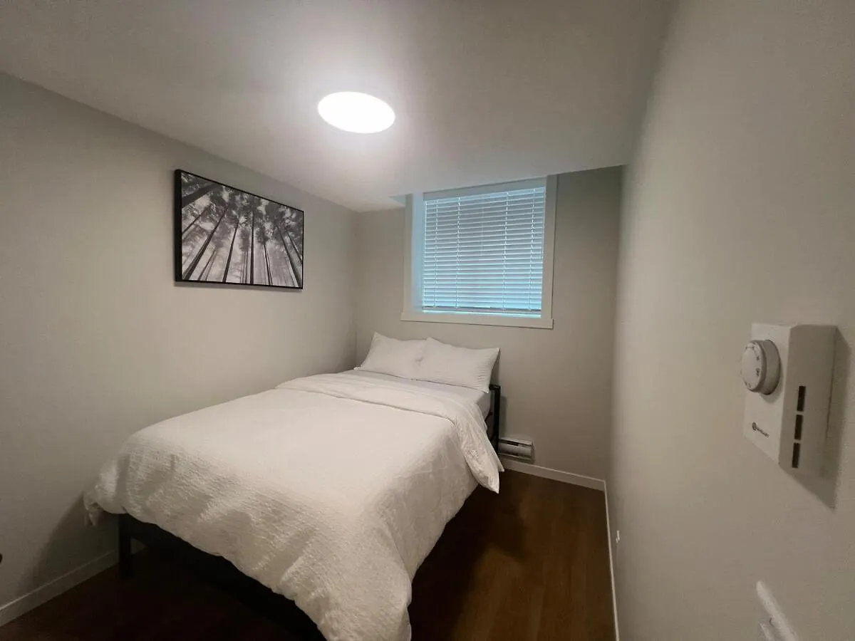 2-Bedroom Suite Near Yyc Airport Apartment Calgary