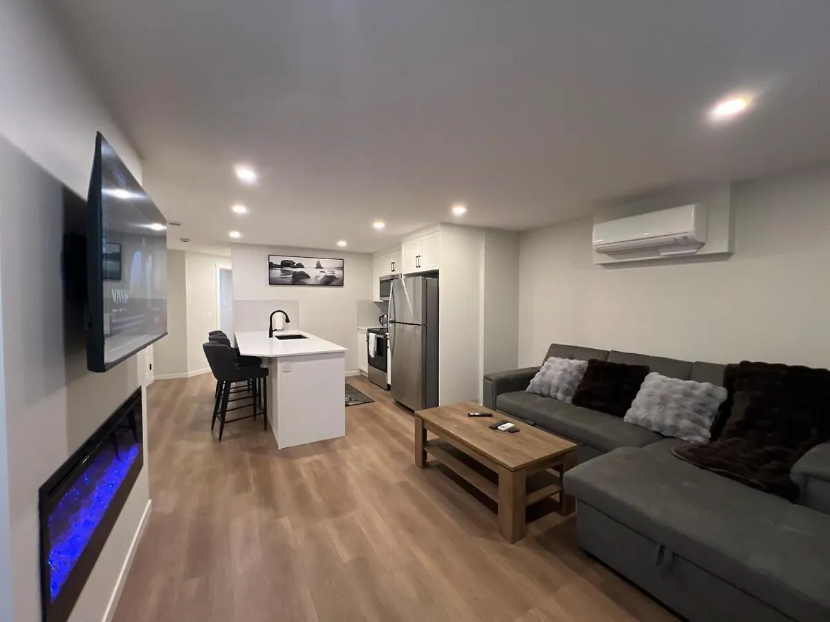 2-Bedroom Suite Near Yyc Airport 0*, Calgary Canada